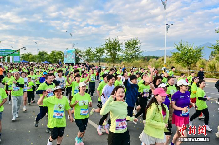 2025全国“村跑”富川站圆满落幕：3889名跑友在瑶