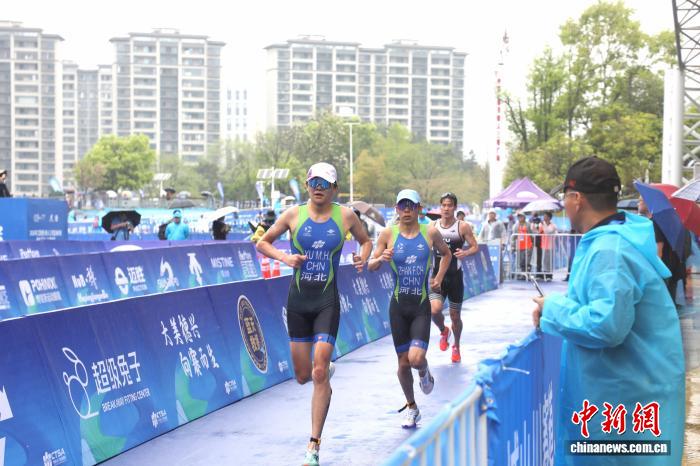 2026江西德兴铁人三项亚洲杯凤凰湖鸣枪开赛，群